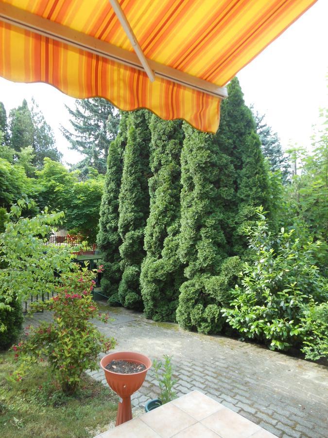 Cozy Family Cottage At The Lake Siofok Exterior photo