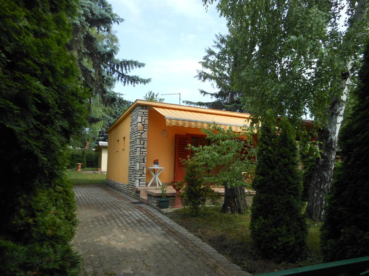 Cozy Family Cottage At The Lake Siofok Exterior photo